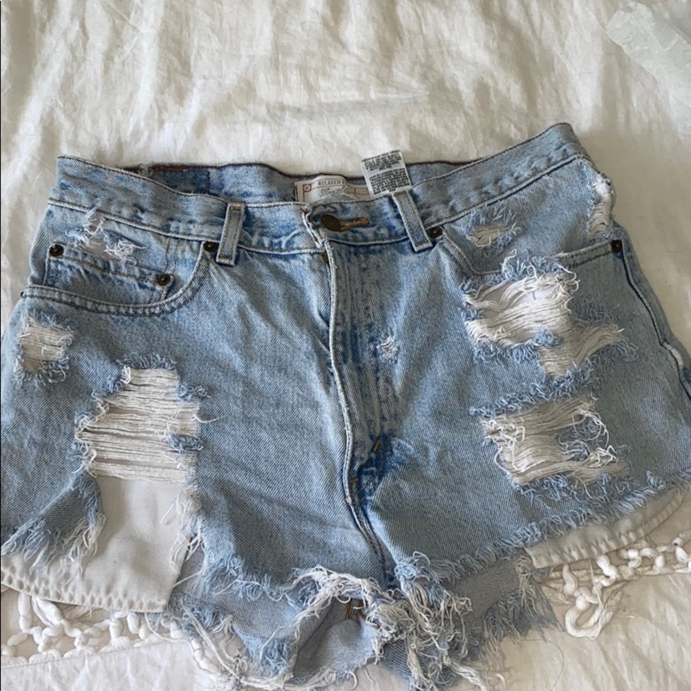 COPY - Levi high waisted distressed shorts